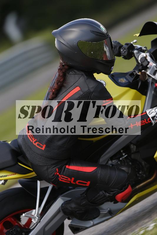 /Archiv-2024/29 12.06.2024 MOTO.CH Track Day ADR/Gruppe blau/28